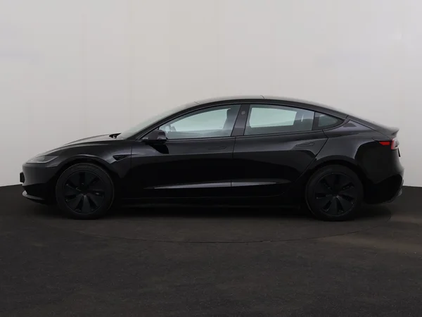 TESLA Model 3 (2025) — foto 12 van 30