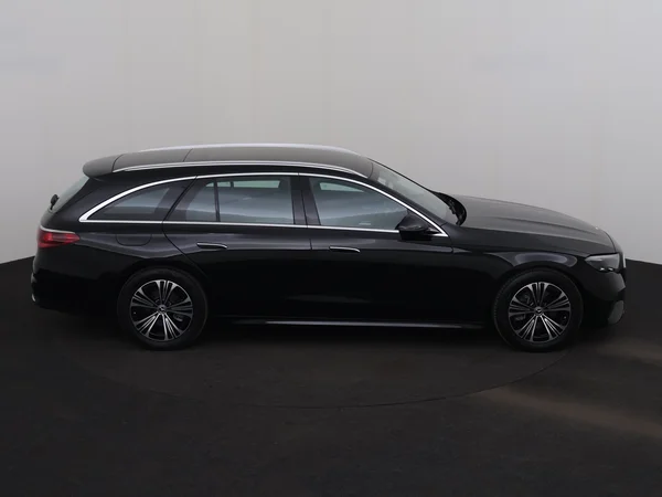 MERCEDES E 220 (2024) — foto 26 van 30
