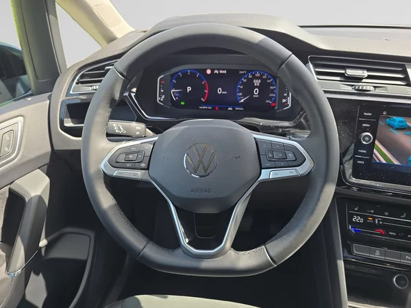 VOLKSWAGEN Touran (2025) — foto 3 van 20