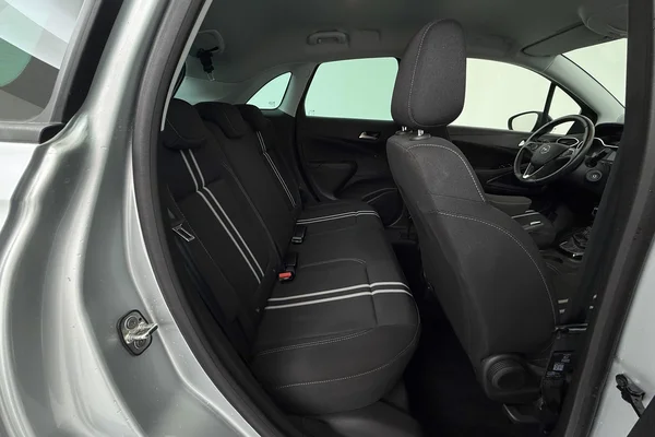 Opel Crossland (2023) — foto 15 van 25