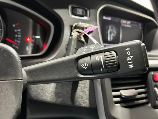 VOLVO V40 (2019) — foto 20 van 31