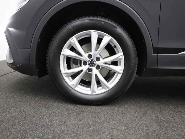 VOLKSWAGEN Tiguan Allspace (2022) — foto 16 van 21