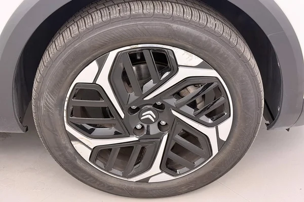 Citroen C4 (2023) — foto 28 van 39