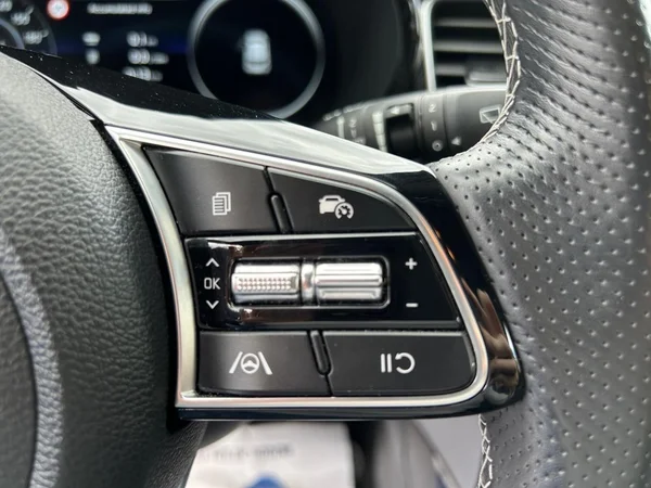 KIA XCeed (2024) — foto 9 van 30