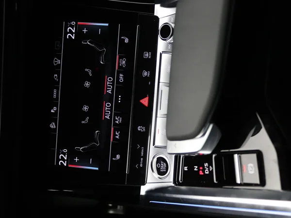 AUDI Q8 e-tron Sportback (2024) — foto 9 van 33