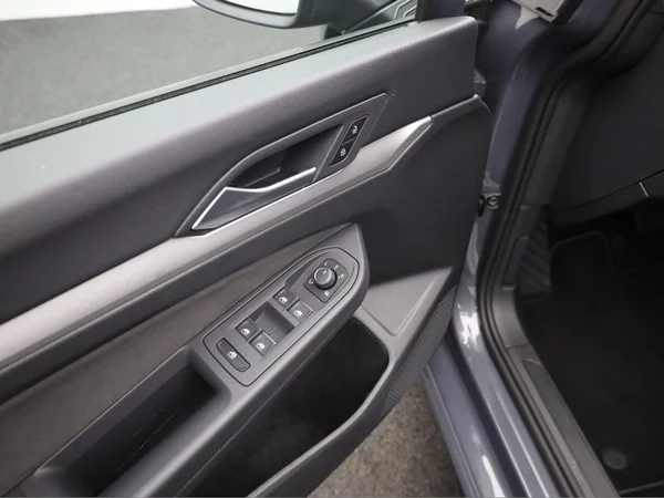 VOLKSWAGEN Golf VIII (2024) — foto 6 van 20