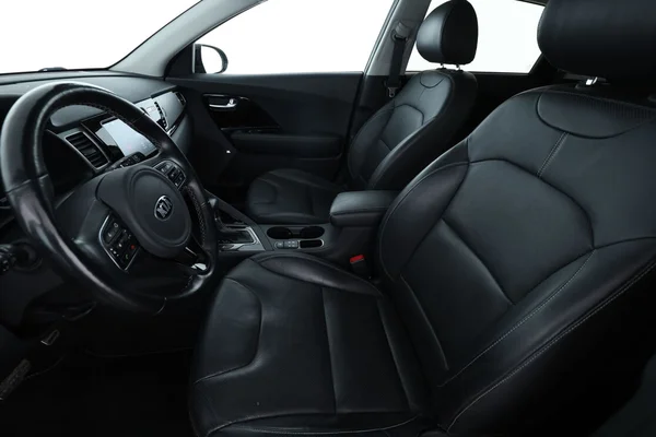 Kia Niro (2016) — foto 16 van 16