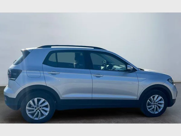 Volkswagen T-Cross (2023) — foto 17 van 23
