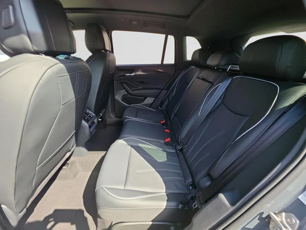 VOLKSWAGEN Tiguan (2026) — foto 10 van 24