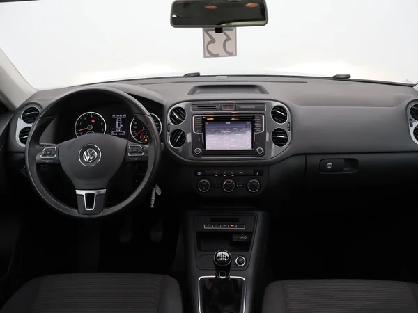 VOLKSWAGEN Tiguan (2016) — foto 4 van 25