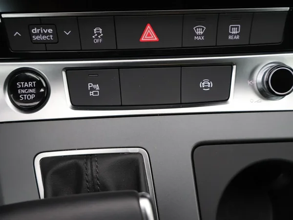 Audi A6 (2023) — foto 15 van 28