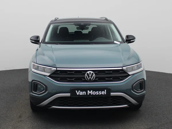 Volkswagen T-Roc (2023) — foto 23 van 42
