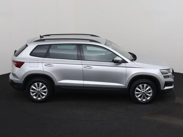SKODA Karoq (2023) — foto 23 van 27