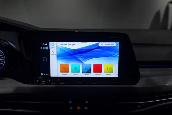 Volkswagen Golf (2024) — foto 6 van 32