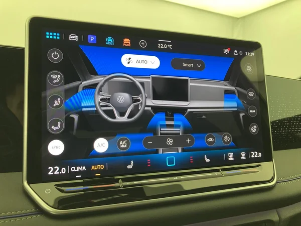 VOLKSWAGEN Tiguan (2025) — foto 10 van 33
