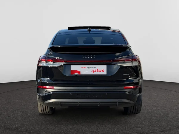 AUDI Q4 Sportback e-tron (2025) — foto 11 van 24