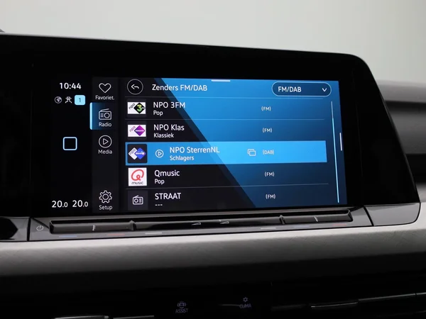 Volkswagen Golf (2021) — foto 10 van 37