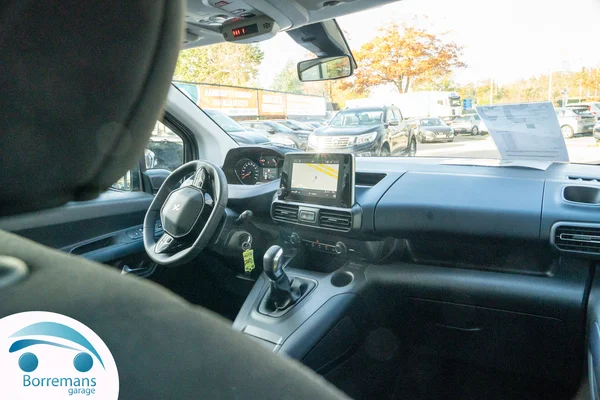 Peugeot RIFTER (2020) — foto 10 van 37