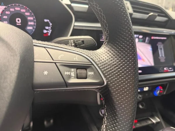 AUDI Q3 Sportback (2021) — foto 8 van 27