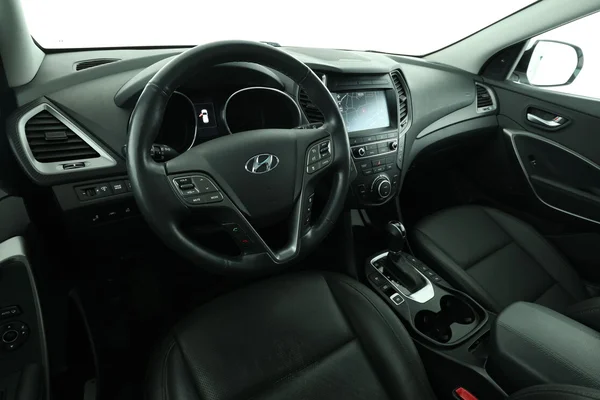 Hyundai Santa Fe (2018) — foto 2 van 16