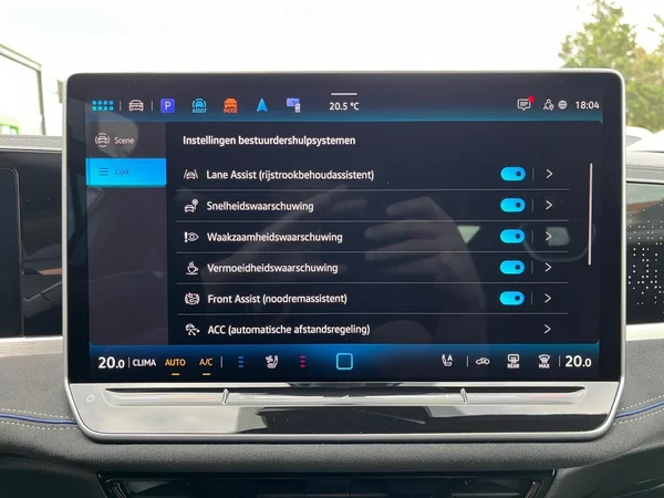 VOLKSWAGEN Passat SW (2025) — foto 9 van 22