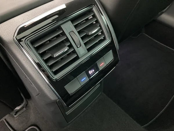 SKODA Superb Combi (2023) — foto 18 van 31