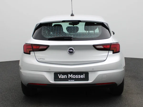 Opel Astra (2021) — foto 32 van 36