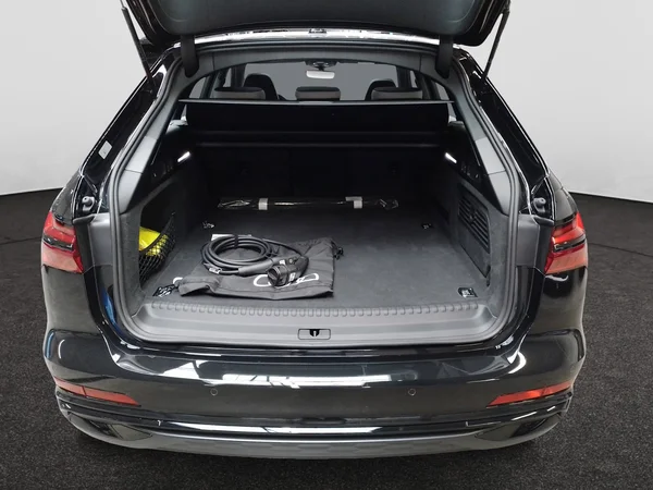 AUDI A6 Avant PHEV (2025) — foto 2 van 17