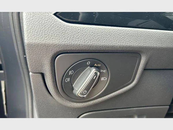Volkswagen TOURAN (2024) — foto 19 van 29