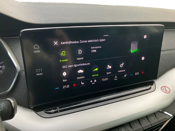SKODA Octavia Combi PHEV (2024) — foto 22 van 26