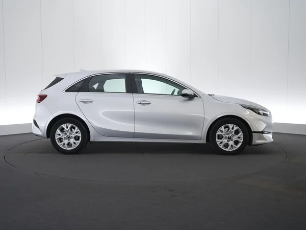 Kia cee'd (2024) — foto 18 van 21