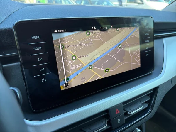 SKODA Kamiq (2023) — foto 3 van 15
