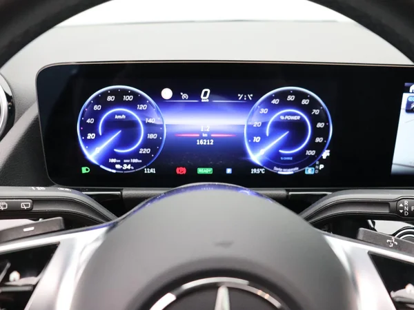 Mercedes-Benz EQA (2025) — foto 7 van 26