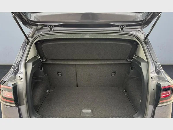 Volkswagen T-Cross (2023) — foto 21 van 22
