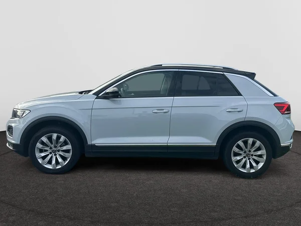 VOLKSWAGEN T-Roc (2021) — foto 12 van 24