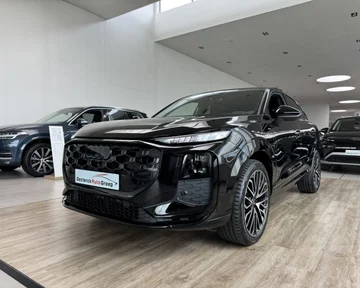 Audi Q3 9cb4a952-c7c3-48be-b999-ceef25a18568