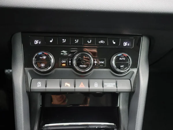 SKODA Karoq (2021) — foto 14 van 25