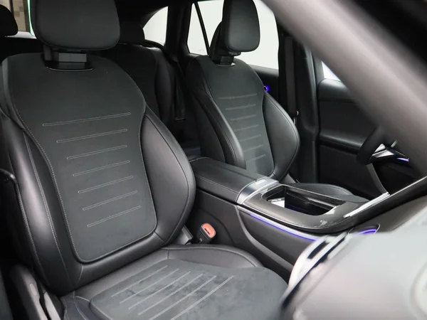 Mercedes-Benz GLC (2025) — foto 40 van 49