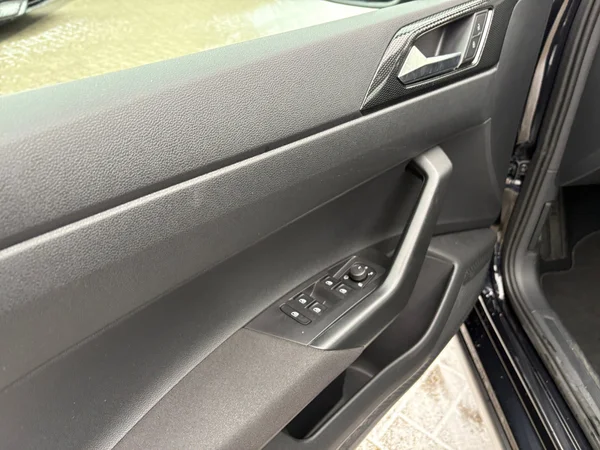 VOLKSWAGEN Taigo (2024) — foto 6 van 24