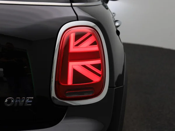 MINI One (2021) — foto 29 van 38