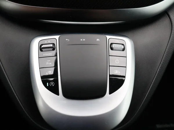 Mercedes-Benz V-Klasse (2022) — foto 14 van 34