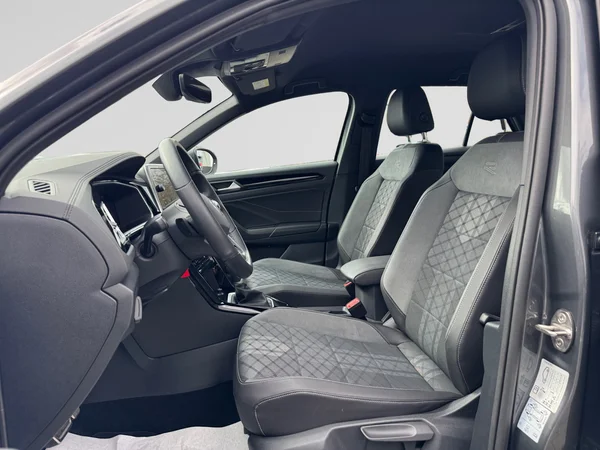 VOLKSWAGEN T-Roc (2022) — foto 24 van 24