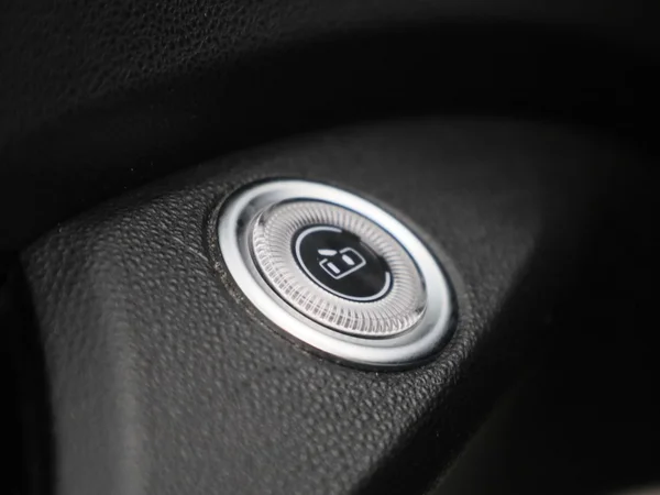 Fiat 500C (2023) — foto 21 van 40