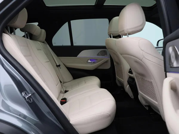 Mercedes-Benz GLE (2022) — foto 41 van 58