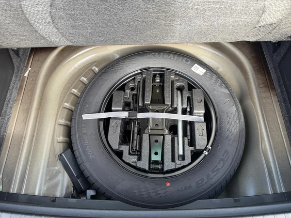 SKODA Octavia Combi (2024) — foto 2 van 23