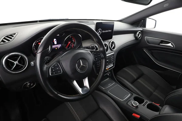 Mercedes-Benz CLA-Klasse (2018) — foto 2 van 16