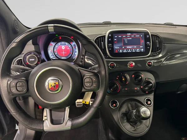 ABARTH 595 (2020) — foto 2 van 24