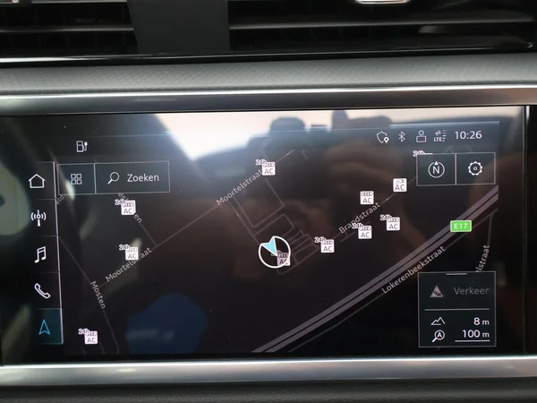 AUDI Q3 PHEV (2021) — foto 8 van 29