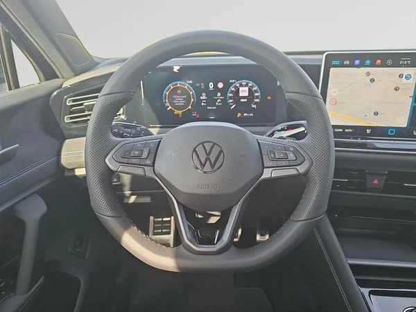 VOLKSWAGEN Tiguan (2026) — foto 14 van 16