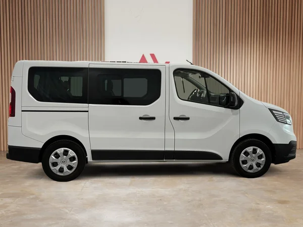 Renault Trafic (2023) — foto 24 van 29